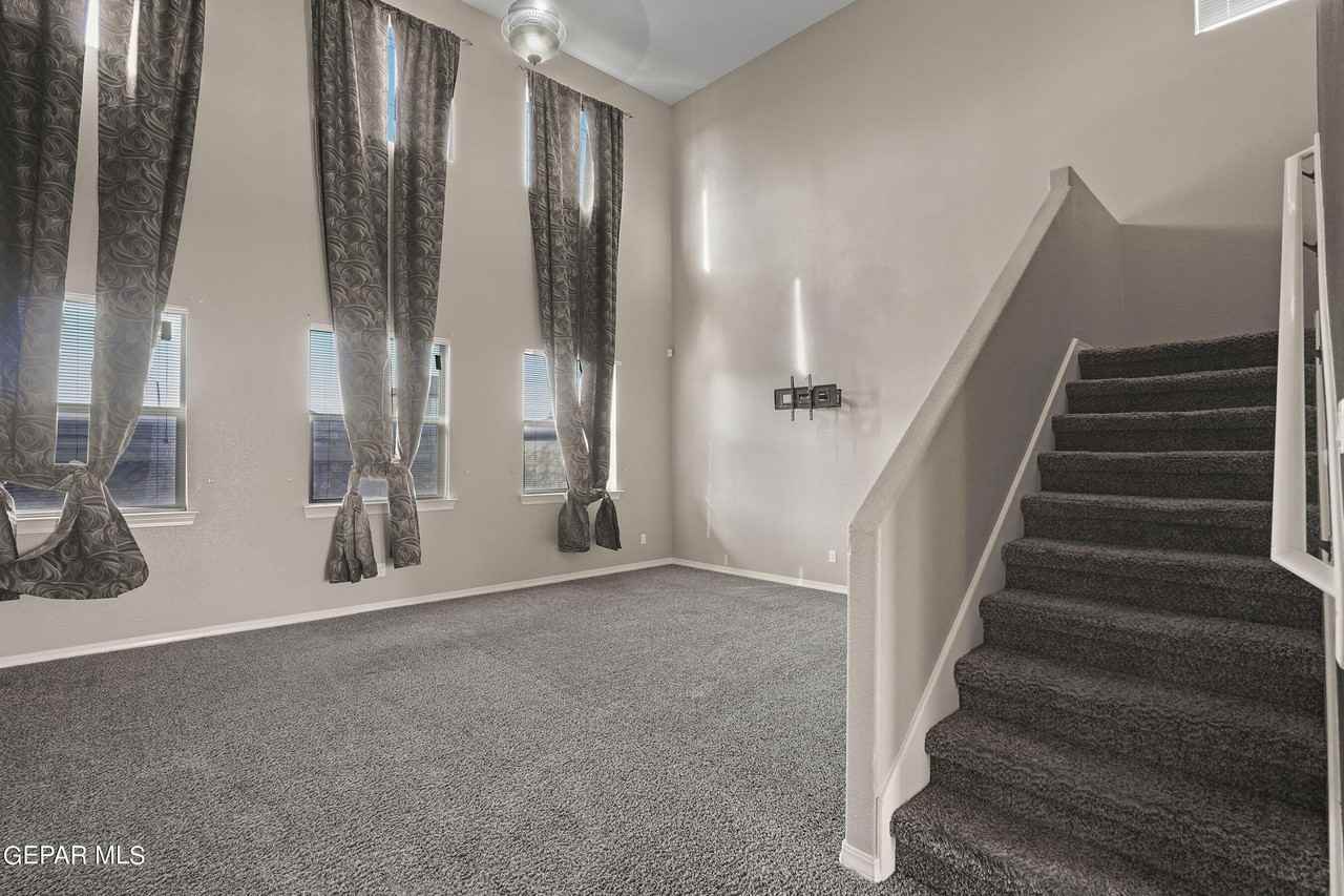 2237 Leafy Point Pl - Photo 5 of 32