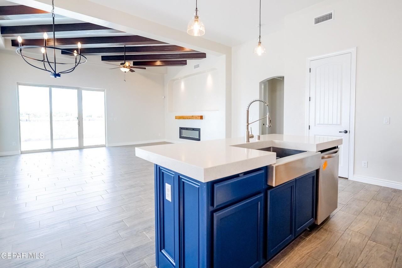 13368 Emerald Glass Dr - Photo 5 of 44