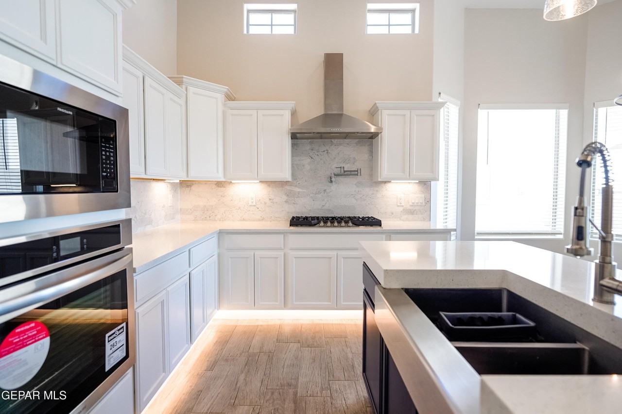 13368 Emerald Glass Dr - Photo 6 of 44