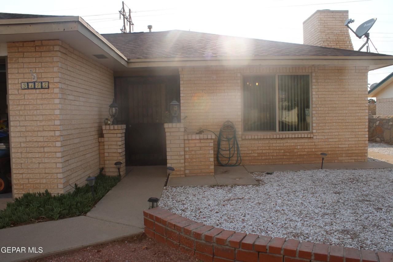 3145 Red Sails Dr - Photo 2 of 21