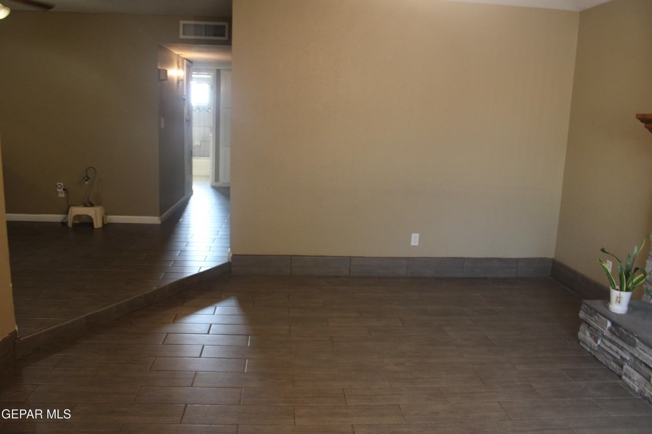 3145 Red Sails Dr - Photo 5 of 21