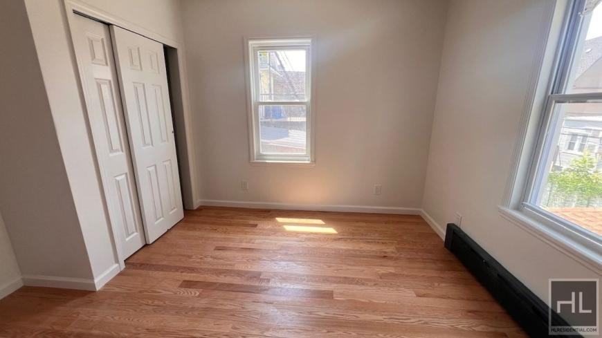 610 E 3rd St - Photo 5 of 10