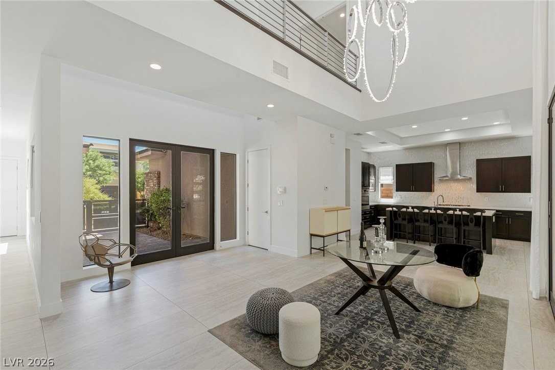 47 Pristine Glen St - Photo 4 of 45