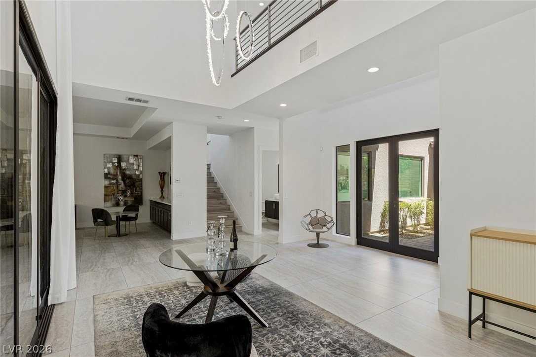 47 Pristine Glen St - Photo 6 of 45