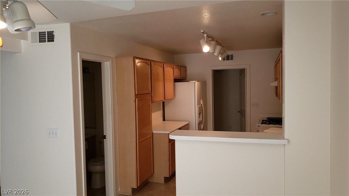 200 Boothbay St - Photo 5 of 16