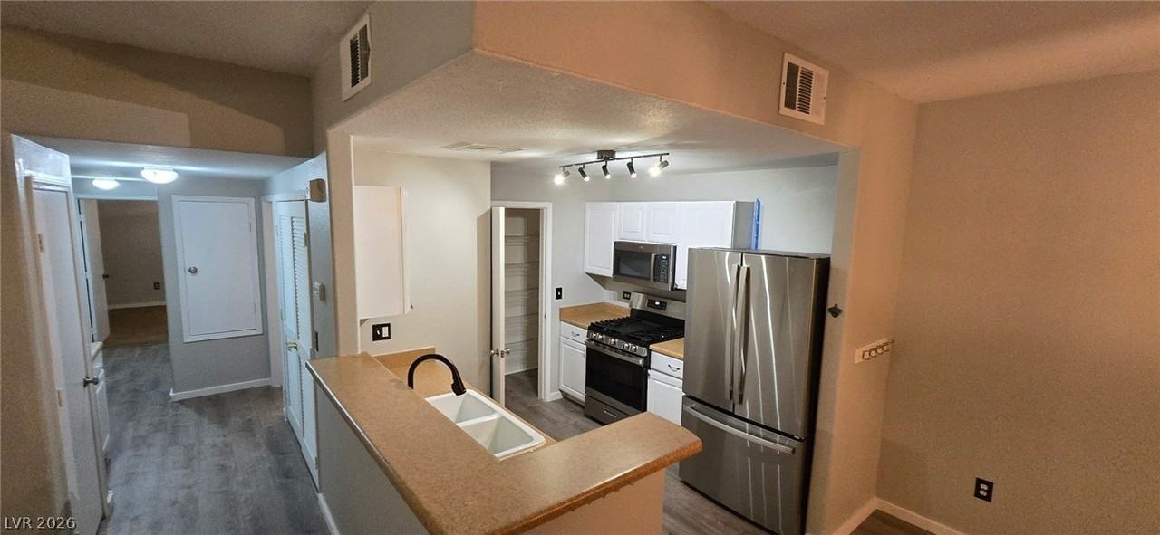 8250 N Grand Canyon Dr #1084 - Photo 7 of 8