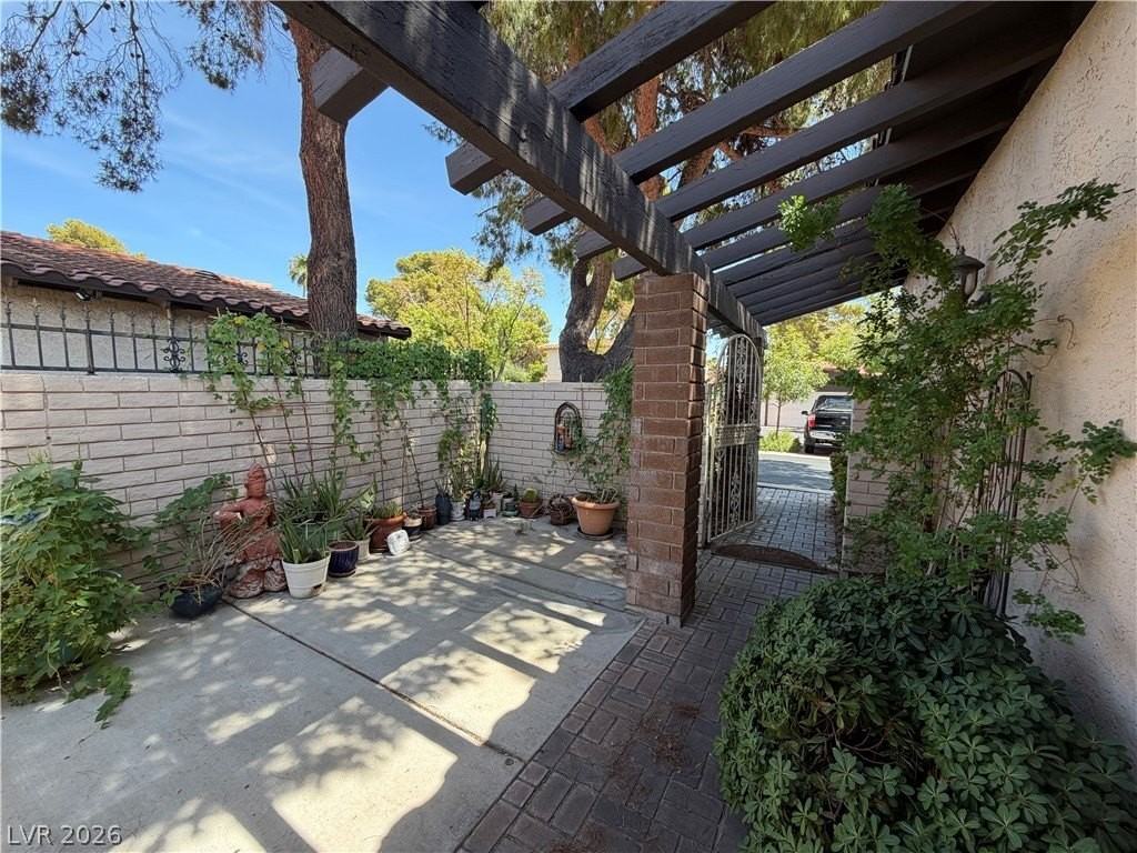 2212 Plaza Del Prado - Photo 3 of 36