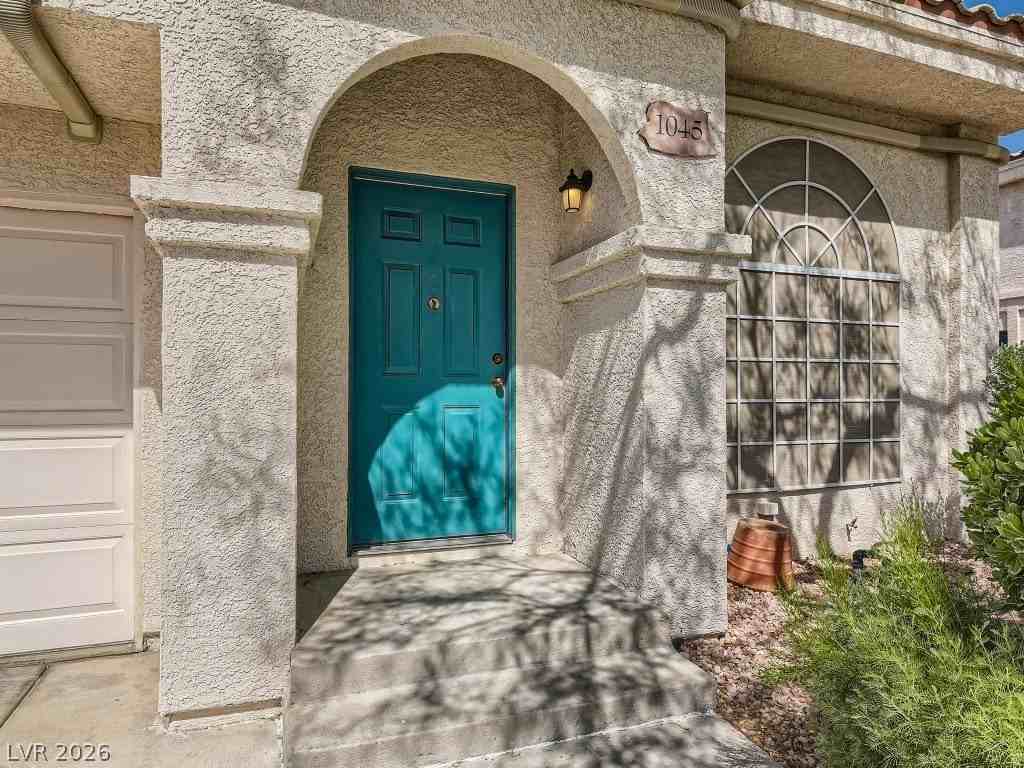 1045 Grammy Dr - Photo 2 of 16
