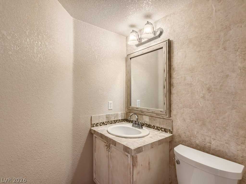 1045 Grammy Dr - Photo 7 of 16