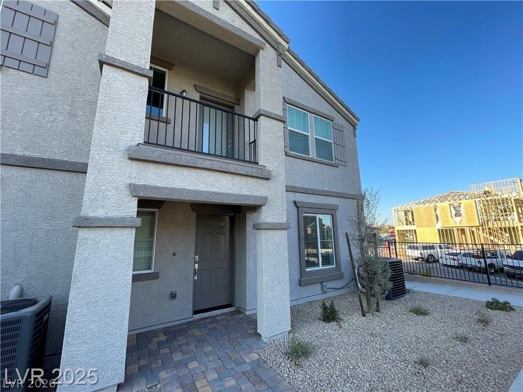 645 Bellus Pl - Photo 2 of 22