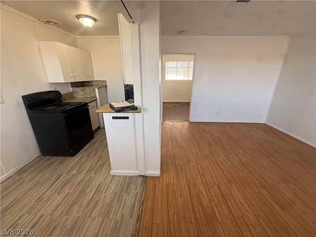 708 Jackson Ave #D - Photo 2 of 18