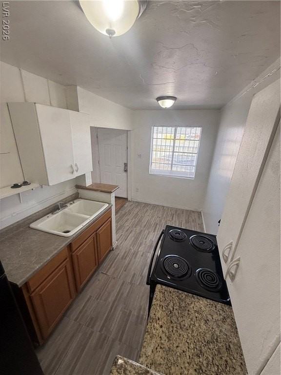 708 Jackson Ave #D - Photo 5 of 18