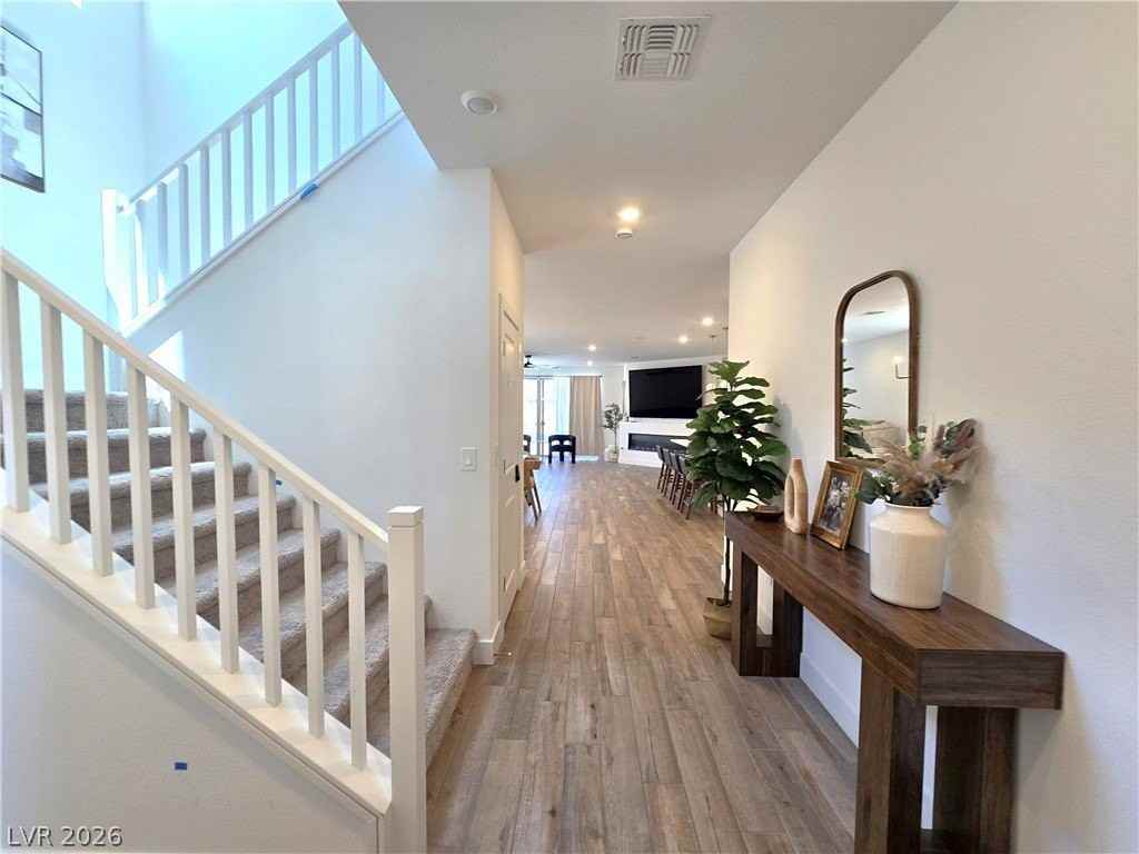 6366 Pipers Brook Ln - Photo 4 of 43
