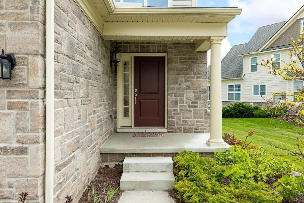 3031 N Spurway Dr - Photo 2 of 39
