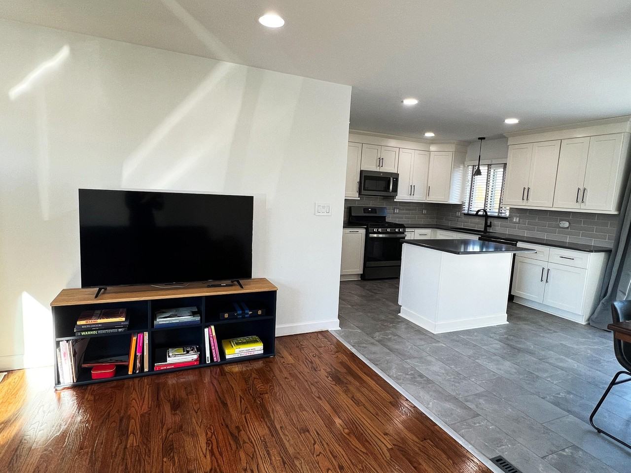 9358 Marie Ct - Photo 7 of 19