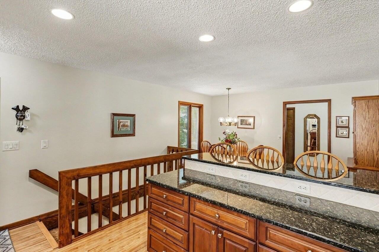 5649 Woodstock Dr - Photo 5 of 24