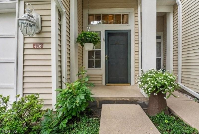 416 Homestead Ct - Photo 2 of 25