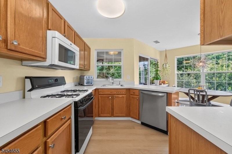 416 Homestead Ct - Photo 6 of 25