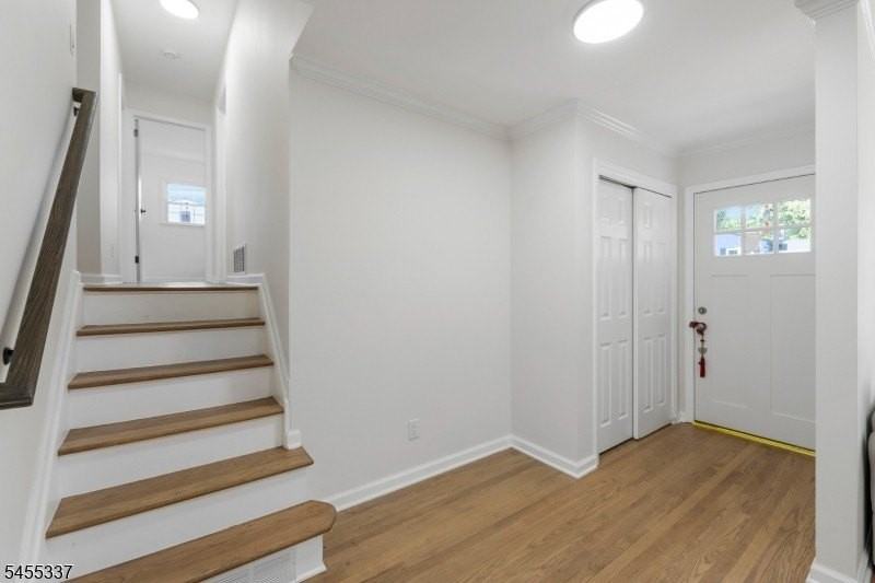 33 Larchmont Rd - Photo 3 of 27