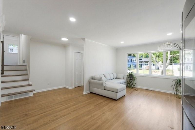 33 Larchmont Rd - Photo 6 of 27