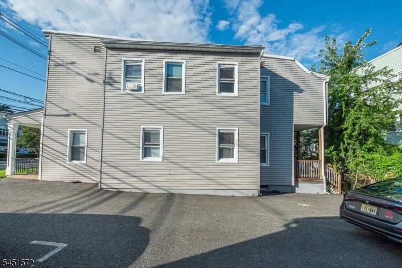143 Valley Rd #2R - Photo 3 of 20