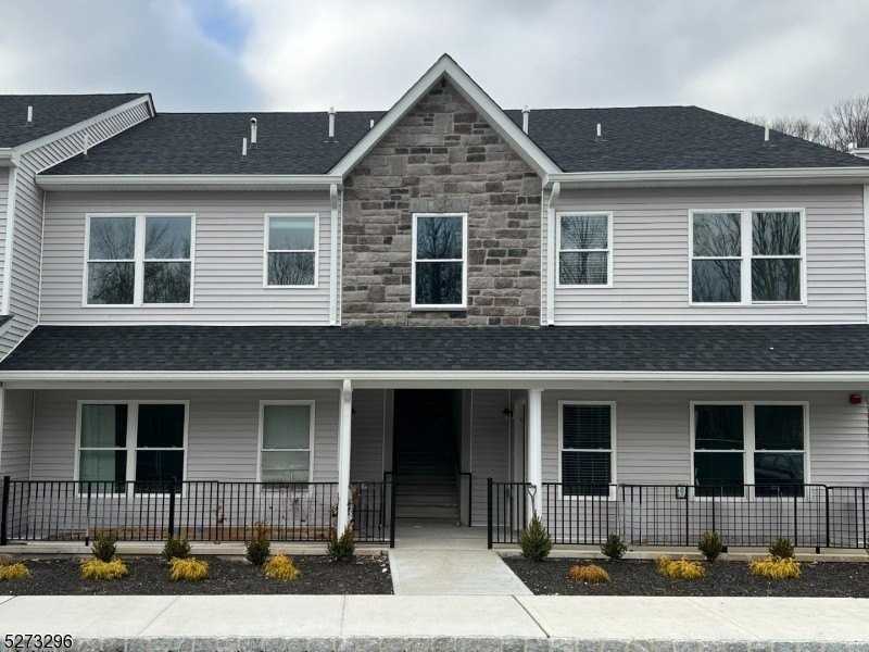 27 Arlene Ct