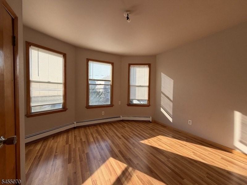720 Monroe Ave - Photo 2 of 7
