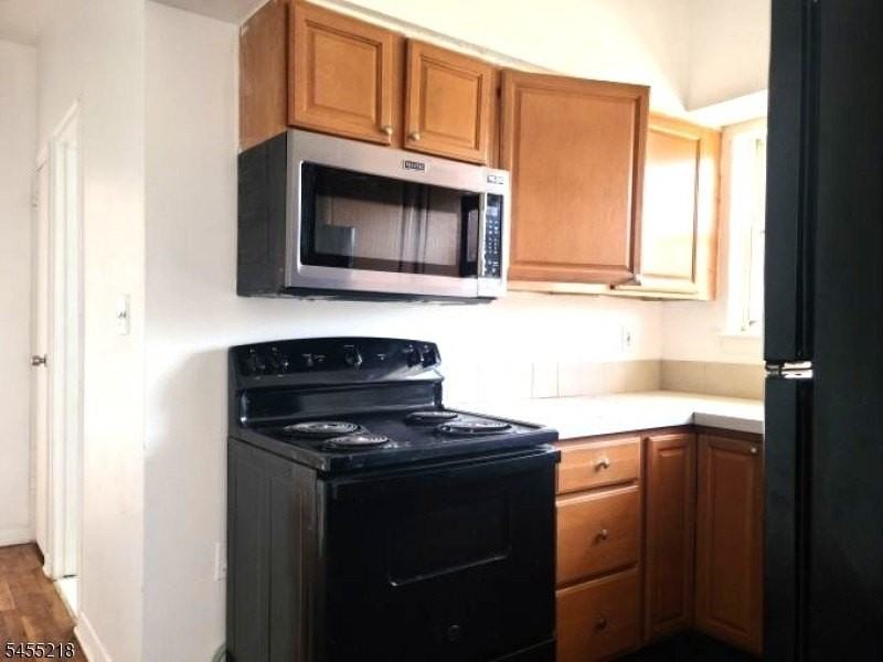 304 Franklin Ave #6 - Photo 3 of 10