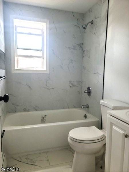 304 Franklin Ave #6 - Photo 5 of 10