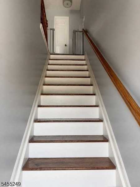 22 Seton Hall Dr - Photo 3 of 37