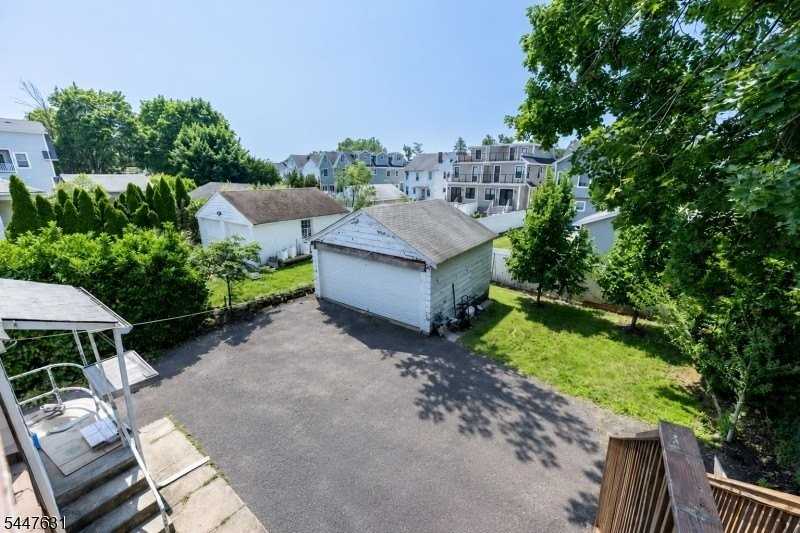 22 Meeker Pl Unit A - Photo 2 of 4