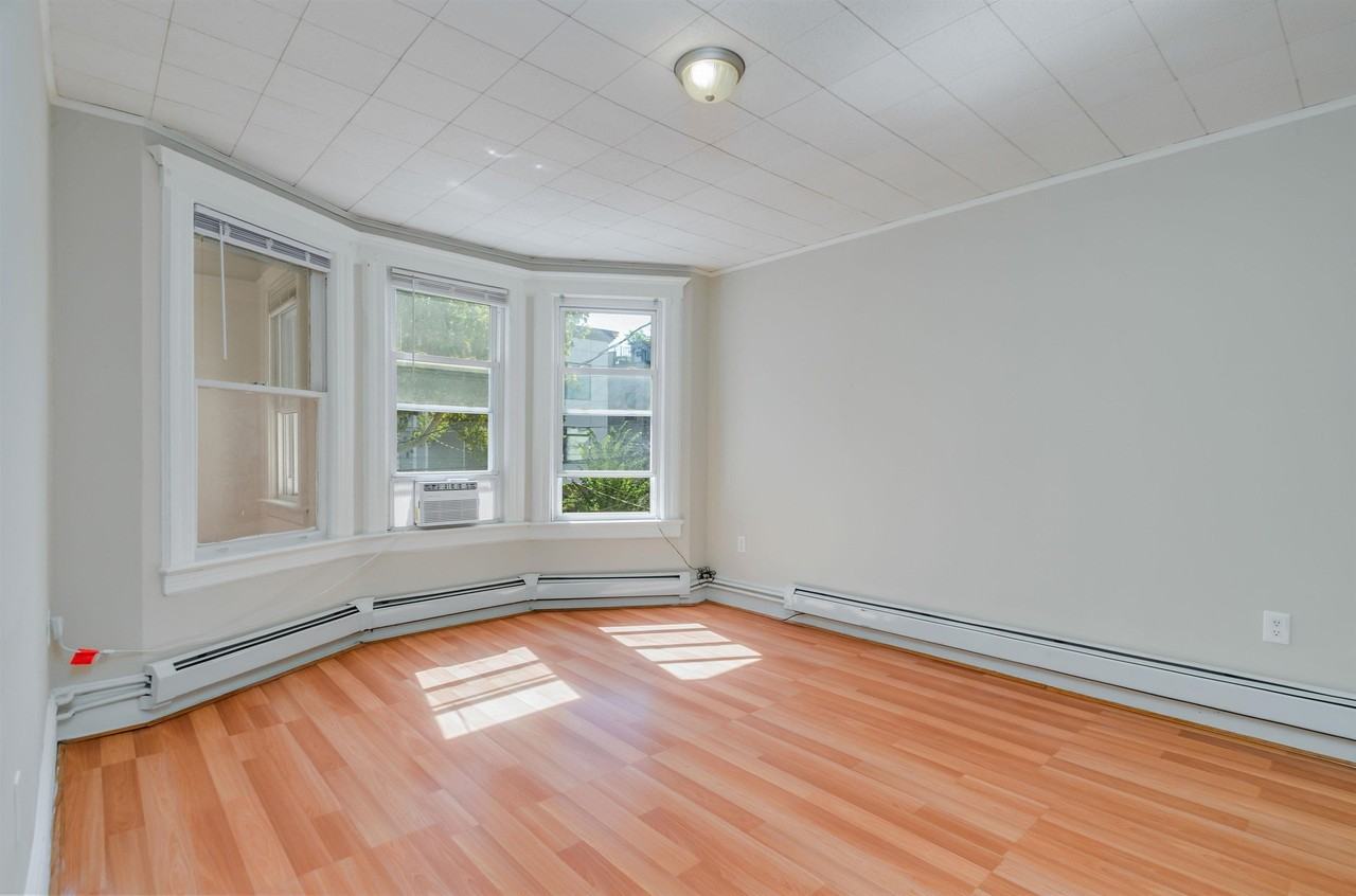 27 Romaine Ave #2 - Photo 2 of 12
