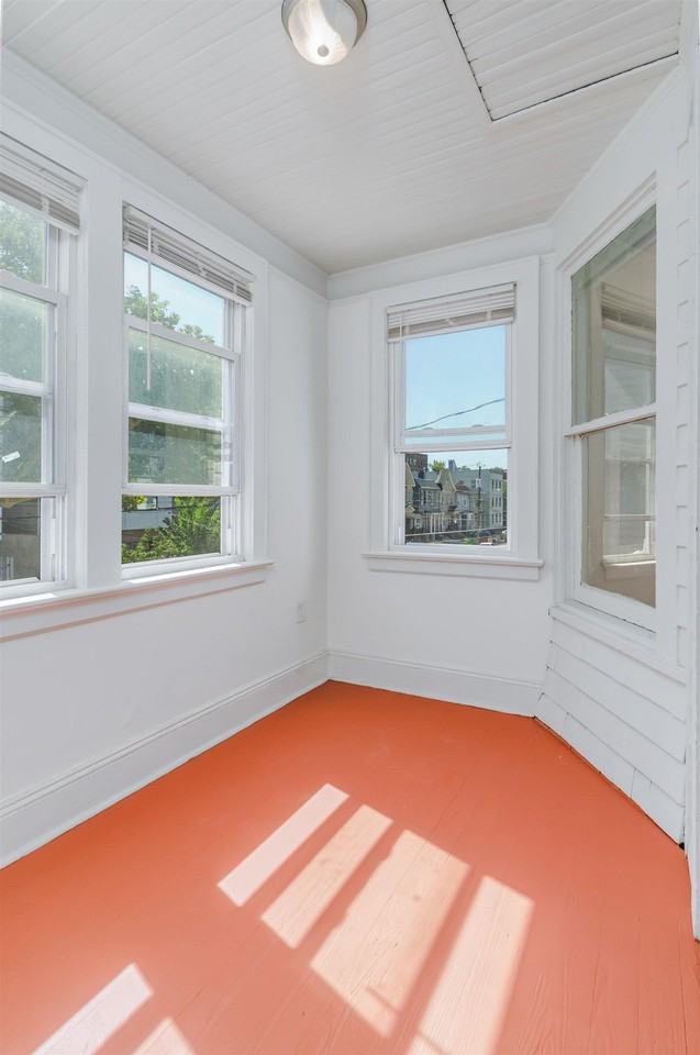 27 Romaine Ave #2 - Photo 7 of 12