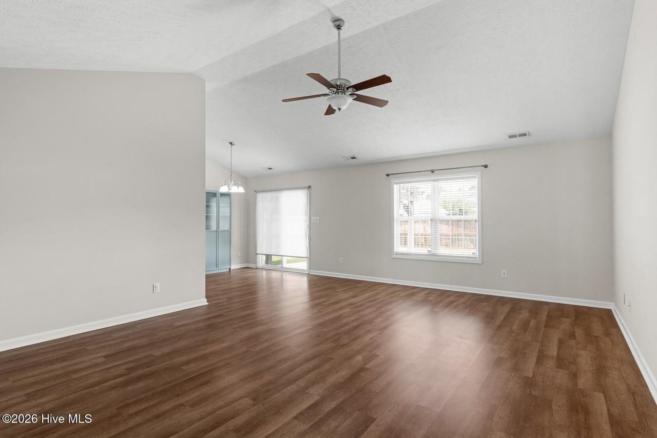 716 Radiant Dr - Photo 3 of 23