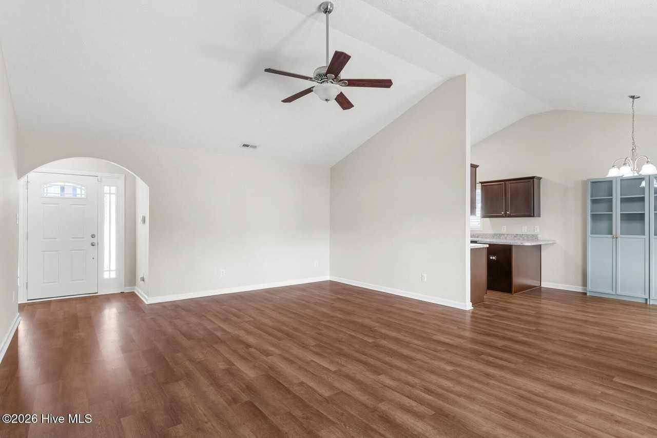 716 Radiant Dr - Photo 4 of 23