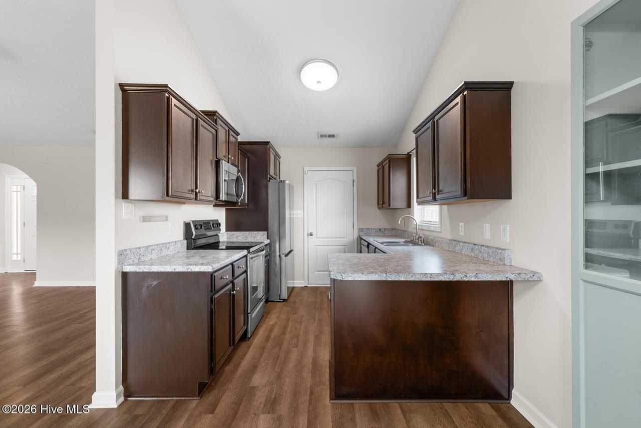 716 Radiant Dr - Photo 6 of 23