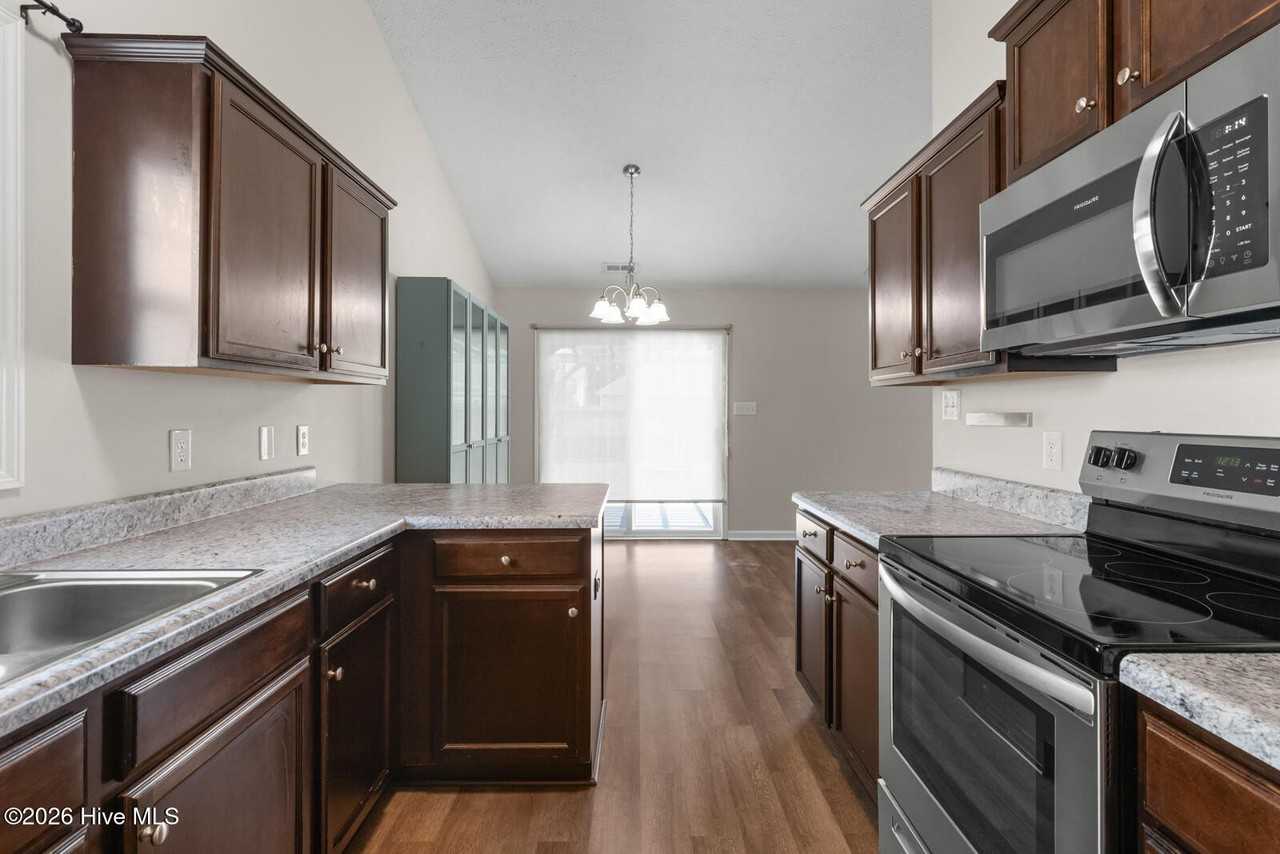 716 Radiant Dr - Photo 7 of 23