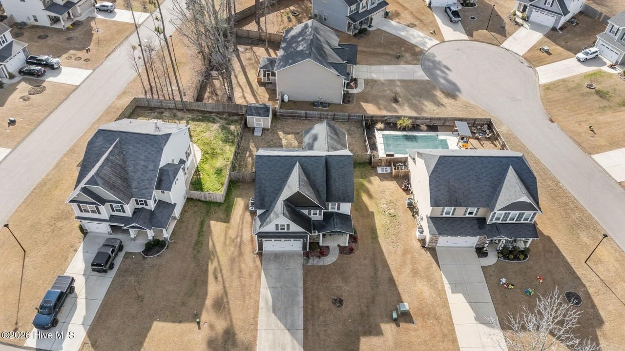 445 Lancaster Dr - Photo 2 of 31