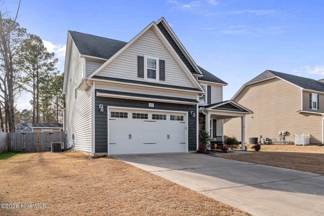 445 Lancaster Dr - Photo 3 of 31