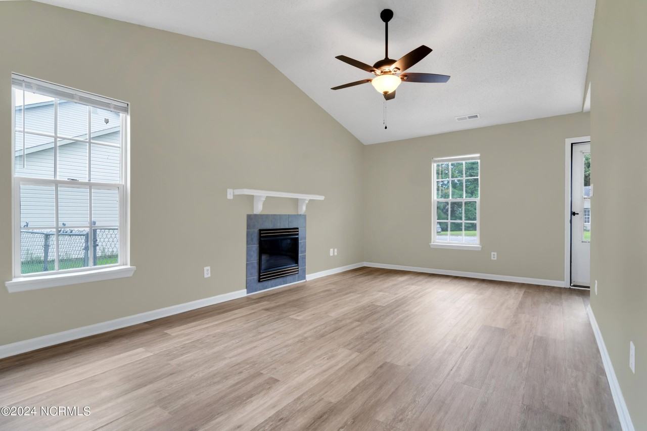 1147 Pueblo Dr - Photo 4 of 13