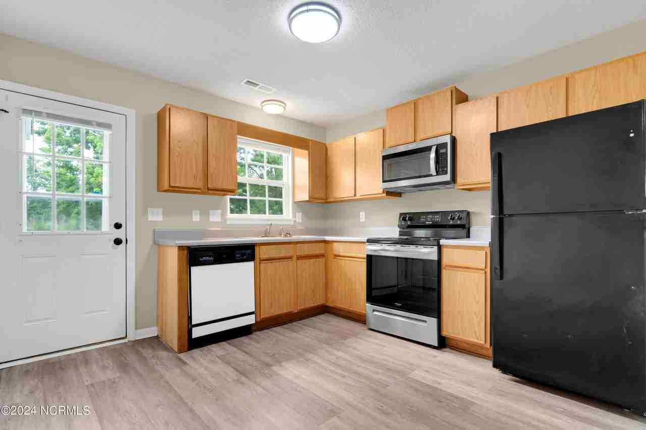 1147 Pueblo Dr - Photo 5 of 13