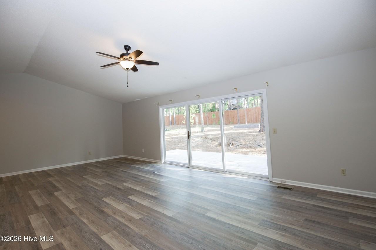 50 Surry Circle Dr N - Photo 6 of 48