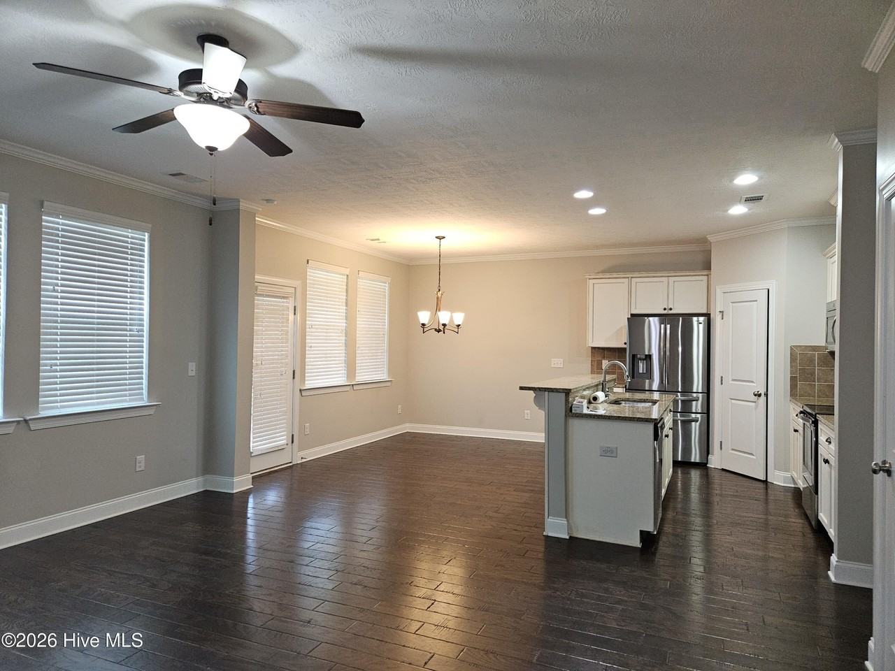 905 Glenhaven Dr - Photo 3 of 33
