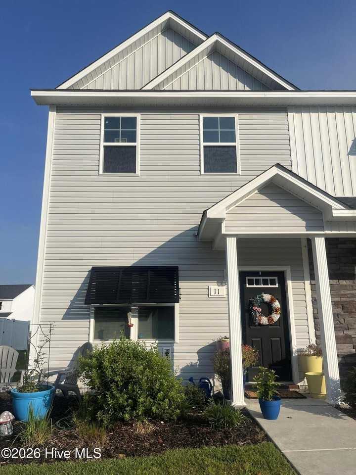 11 Catalina Cir - Photo 2 of 10