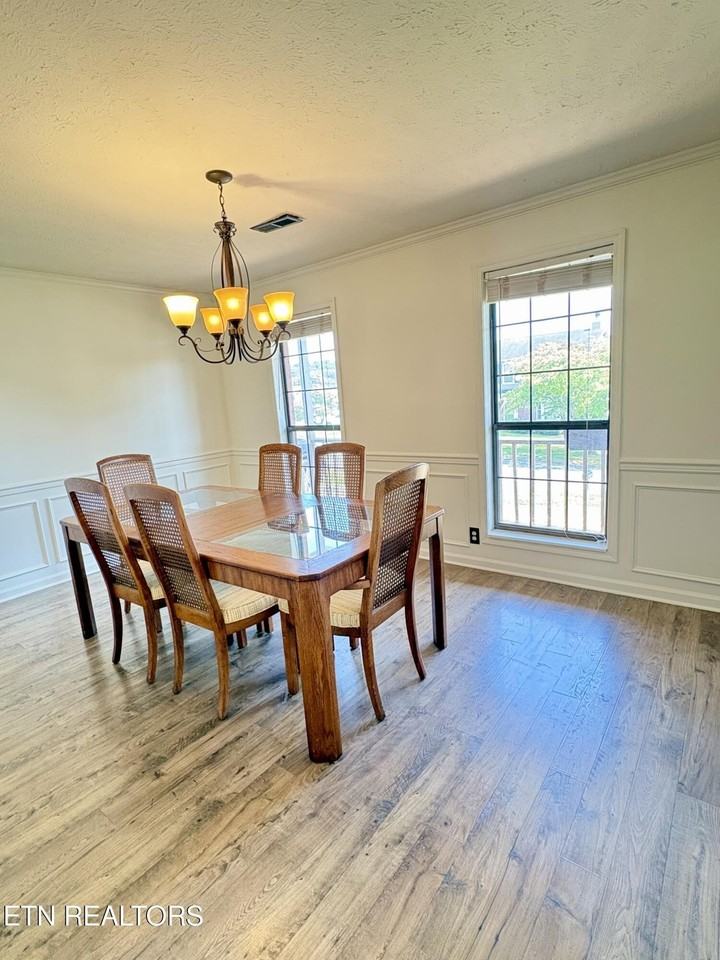 1005 Harbour Shore Dr - Photo 6 of 30