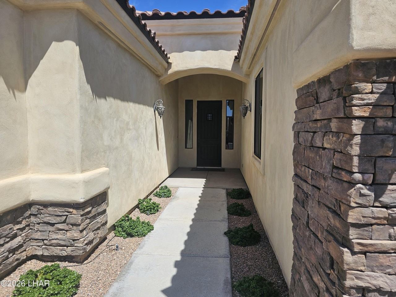 1977 E Troon Dr - Photo 3 of 30