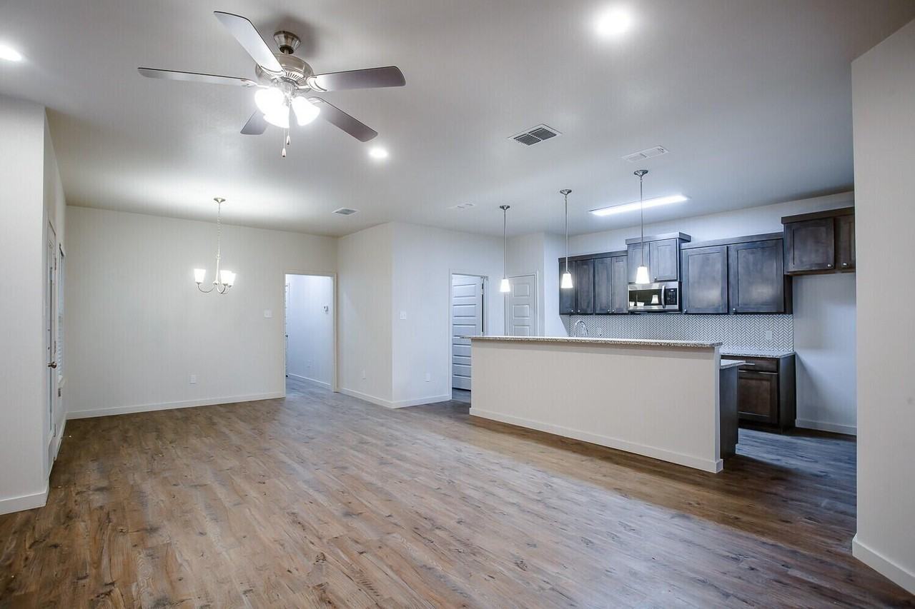 2525 134th St - Photo 3 of 13