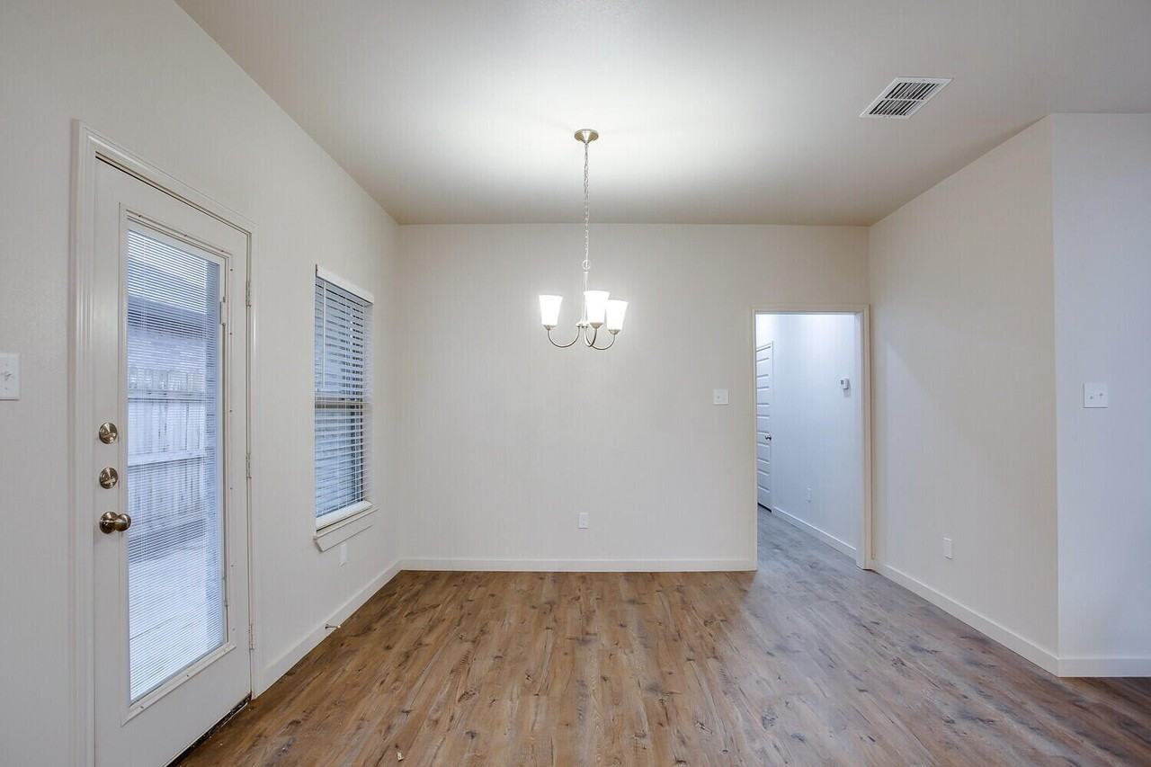 2525 134th St - Photo 7 of 13