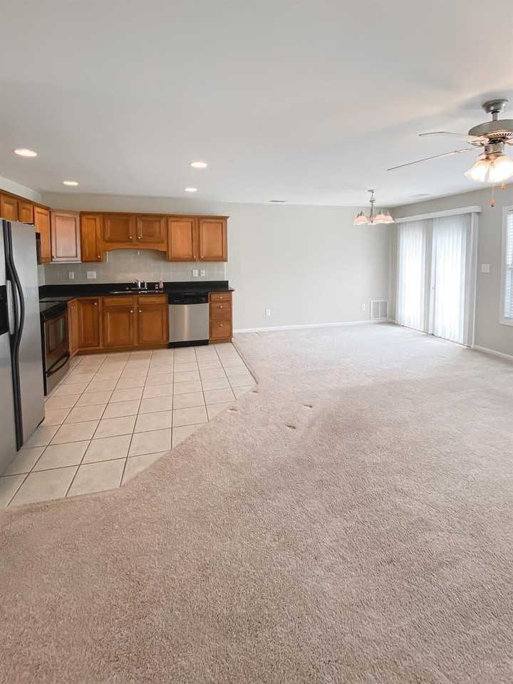 2221 Reserve Ct - Photo 4 of 15