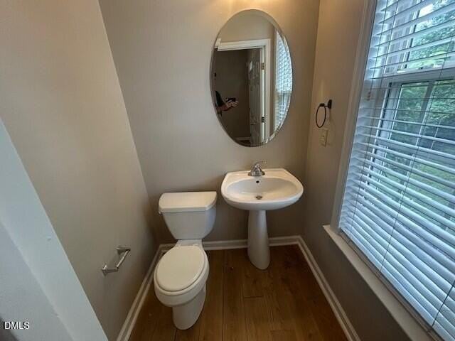 220 Stansbury Ln - Photo 6 of 18